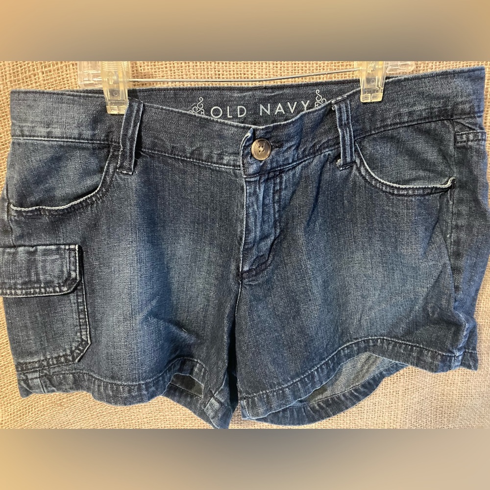 Ladies Old Navy shorts